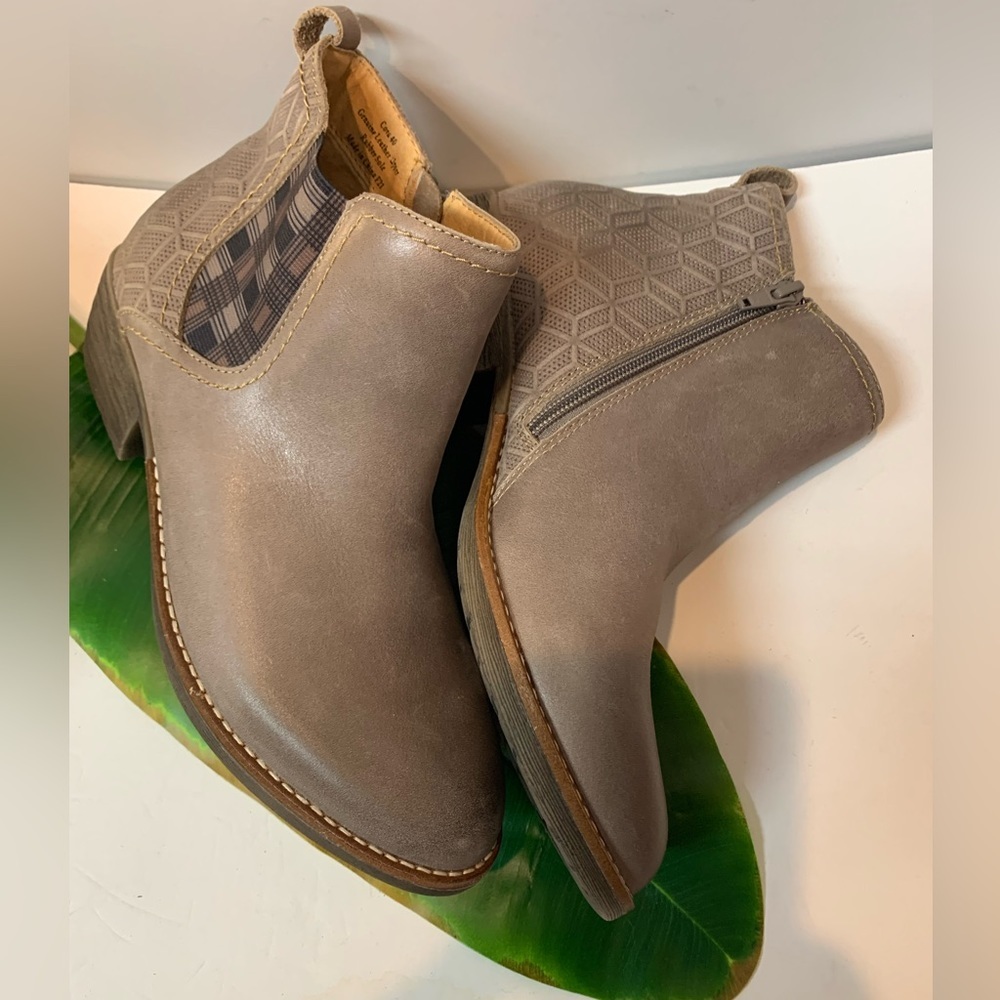 Biza Cora Latte Leather Booties Size 40​